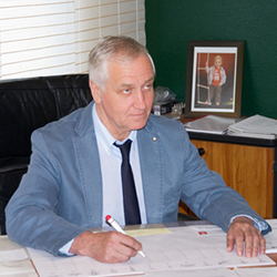Zu sehen ist Herr Klefler, Gründer der Fa. Klefler Strahltechnik und Drucklufttechnik e.K.